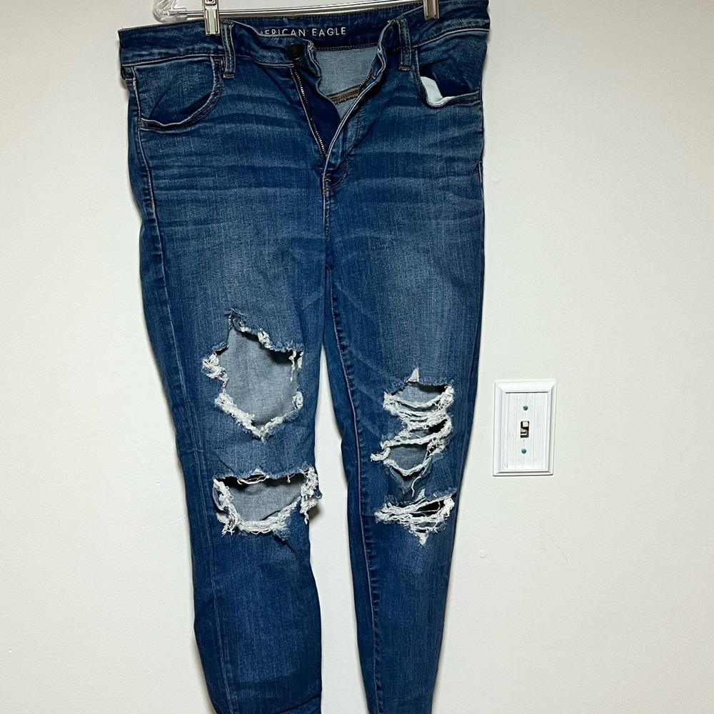 American Eagle Distressed Jeans